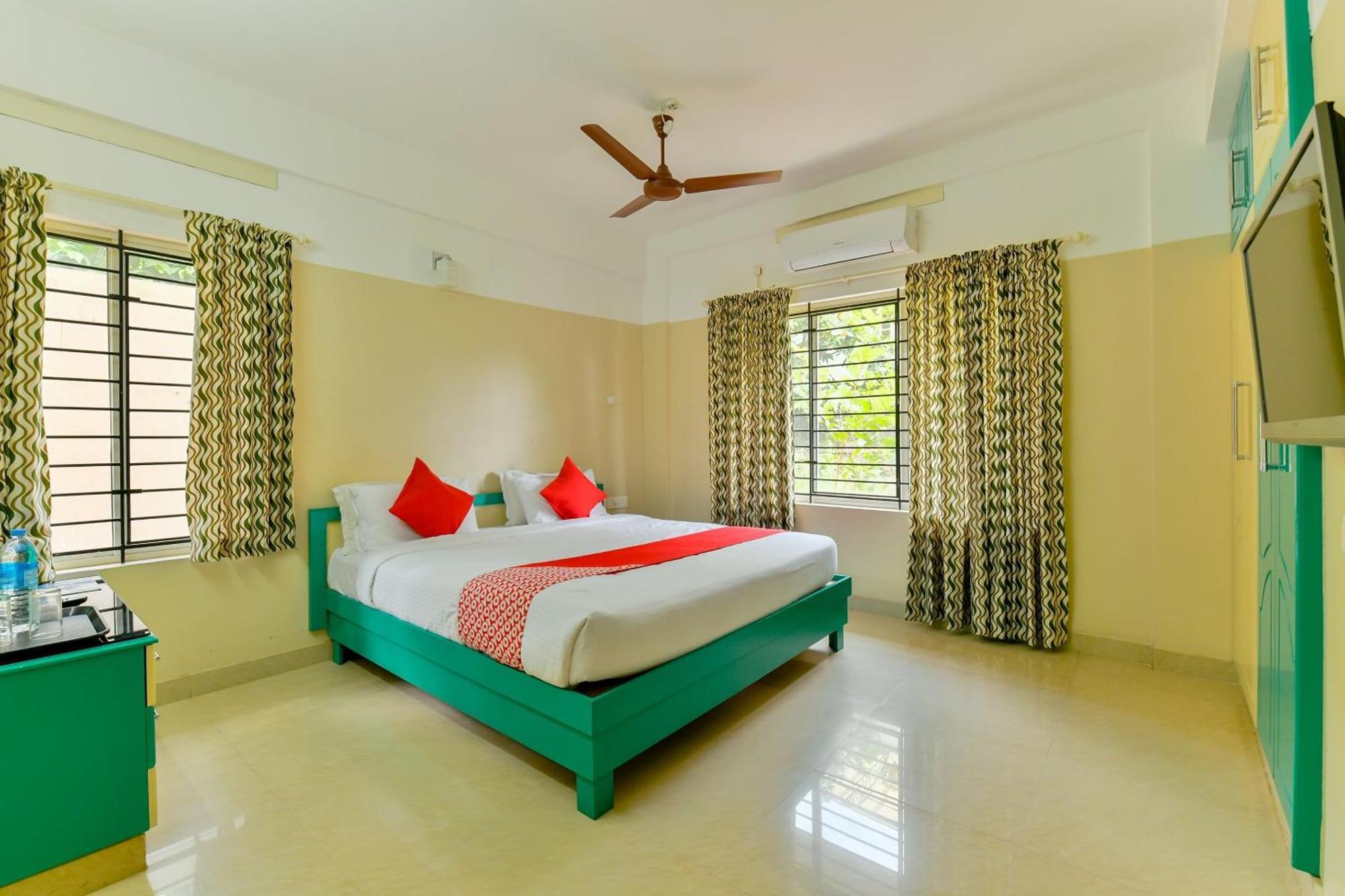 Oyo Flagship Uthradam Towers Hotel Thiruvananthapuram Eksteriør billede